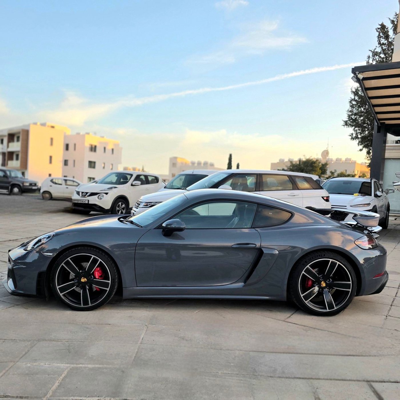 Porsche 718 Cayman GT4 grey