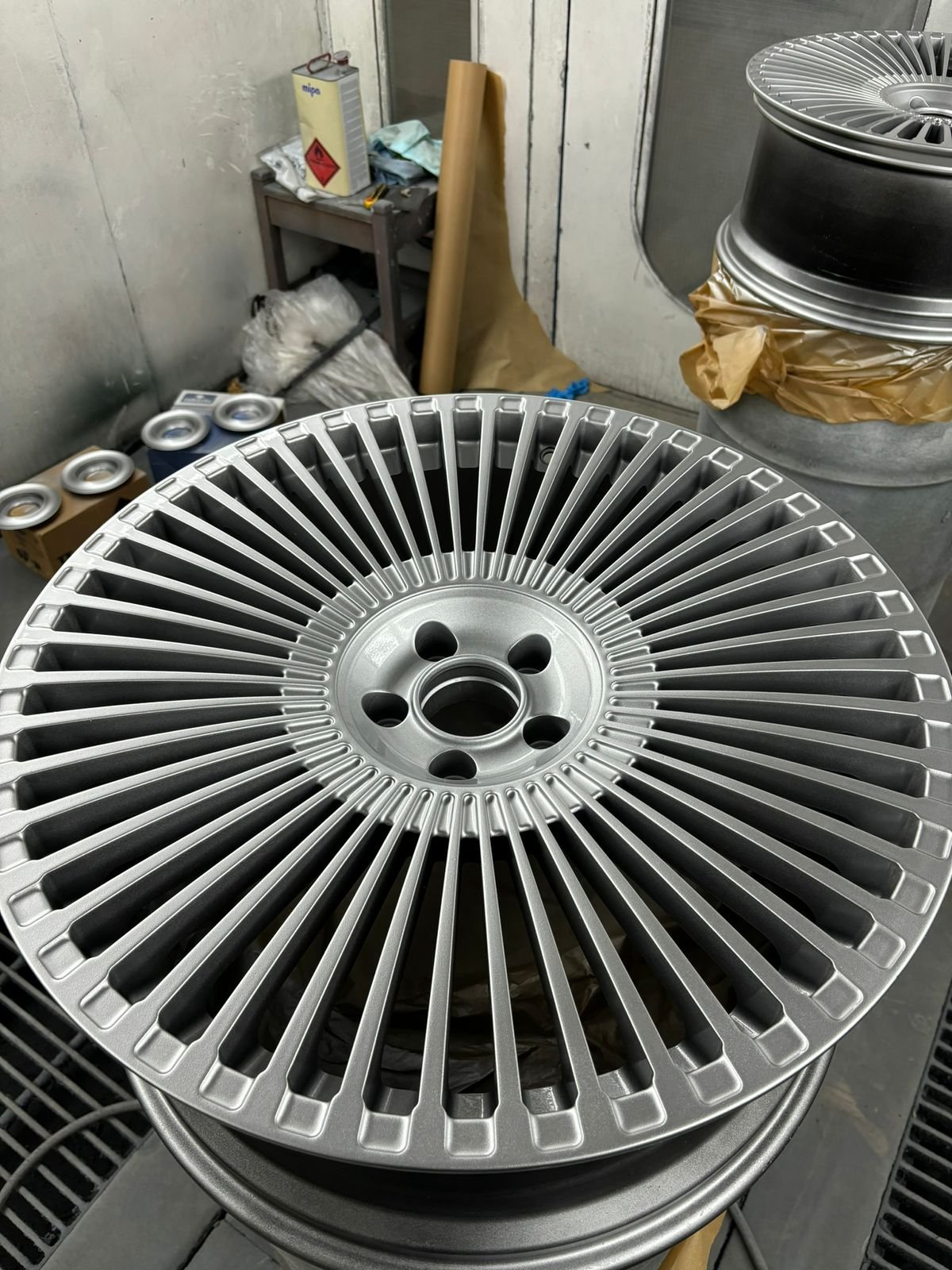 Wheel in spray booth